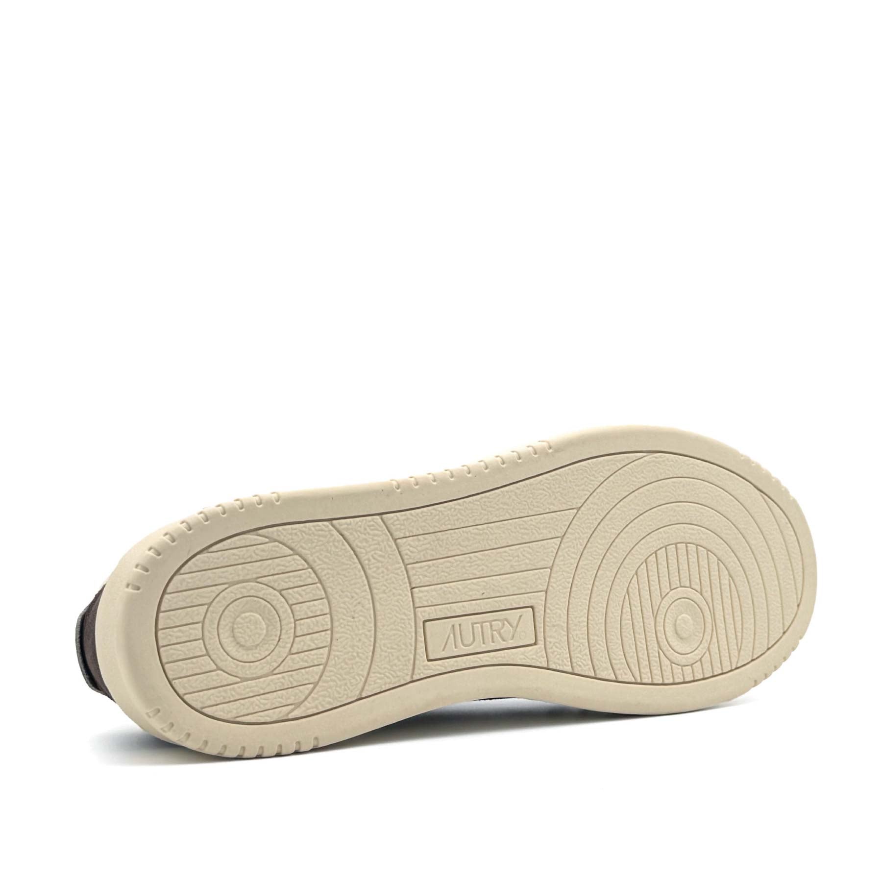 Medalist Low Man Finish Suede Moka White