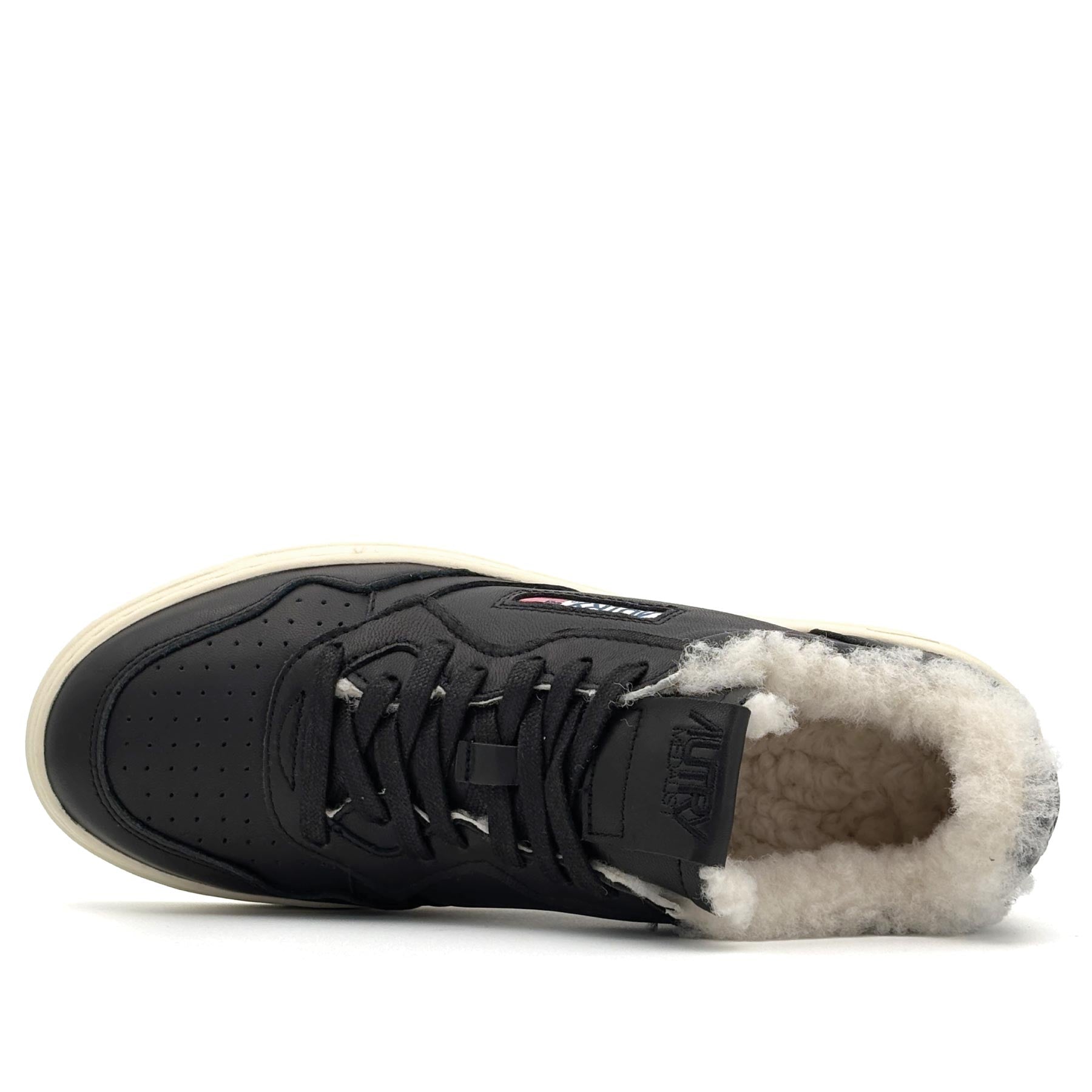 Medalist Low Man Goat Shearling Black