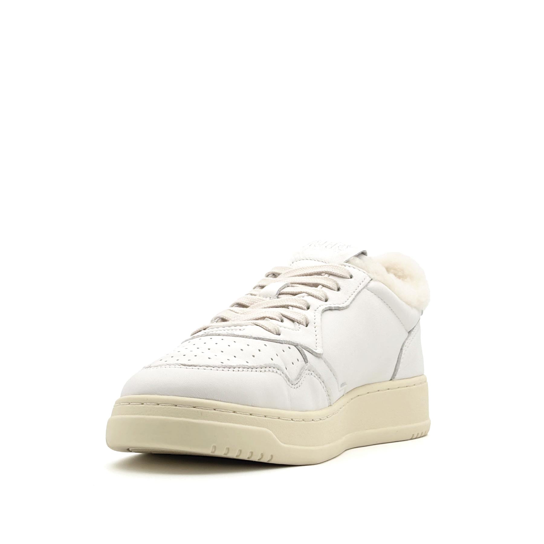 Medalist Low Man Goat Shearling White