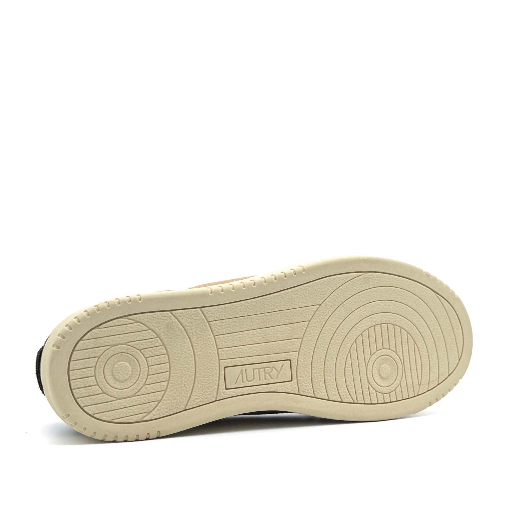 Medalist Low Man Tric Suede Capper Land