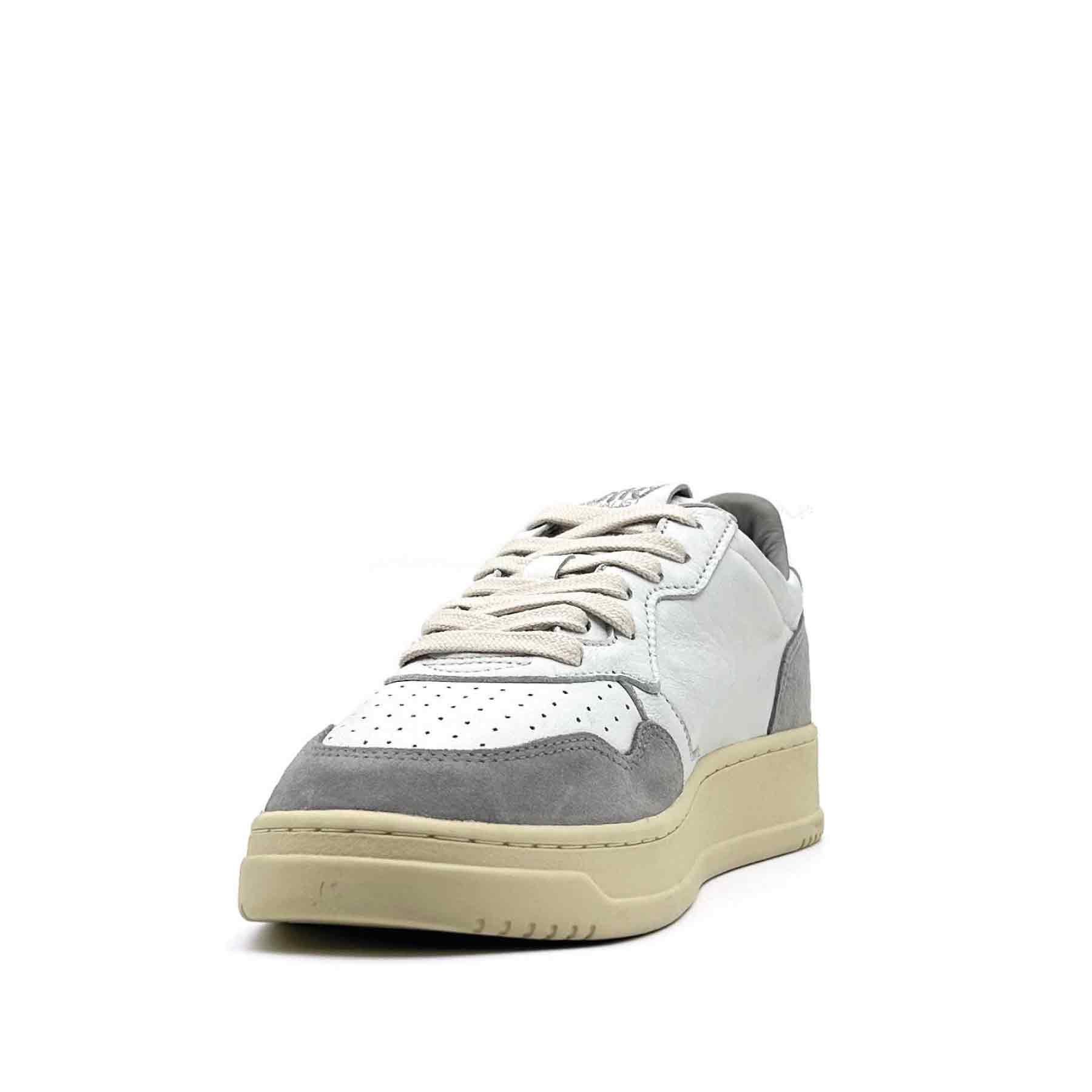Medalist Low Women White Goat Leather Grey Suede