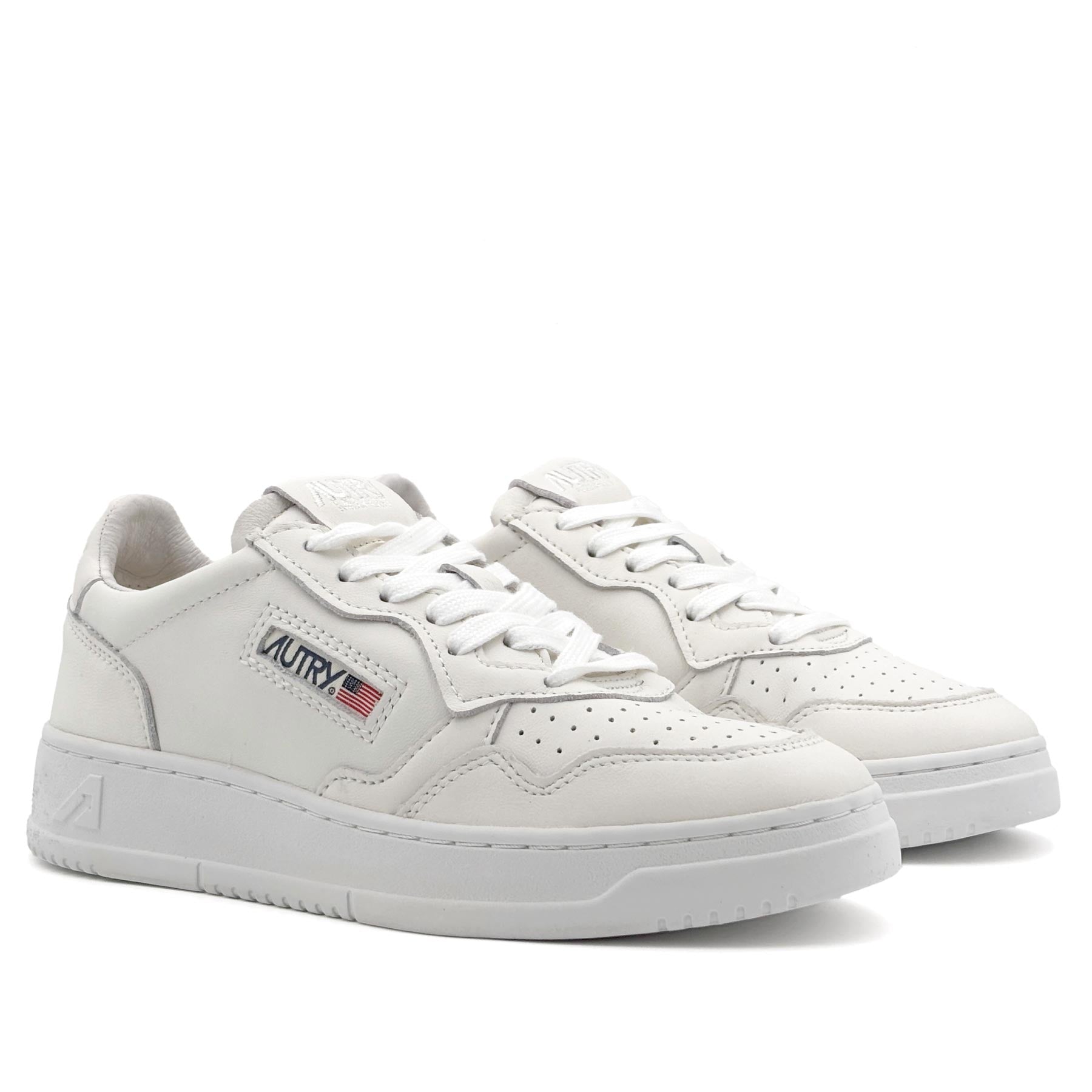 Medalist Low Women Solid Goat White