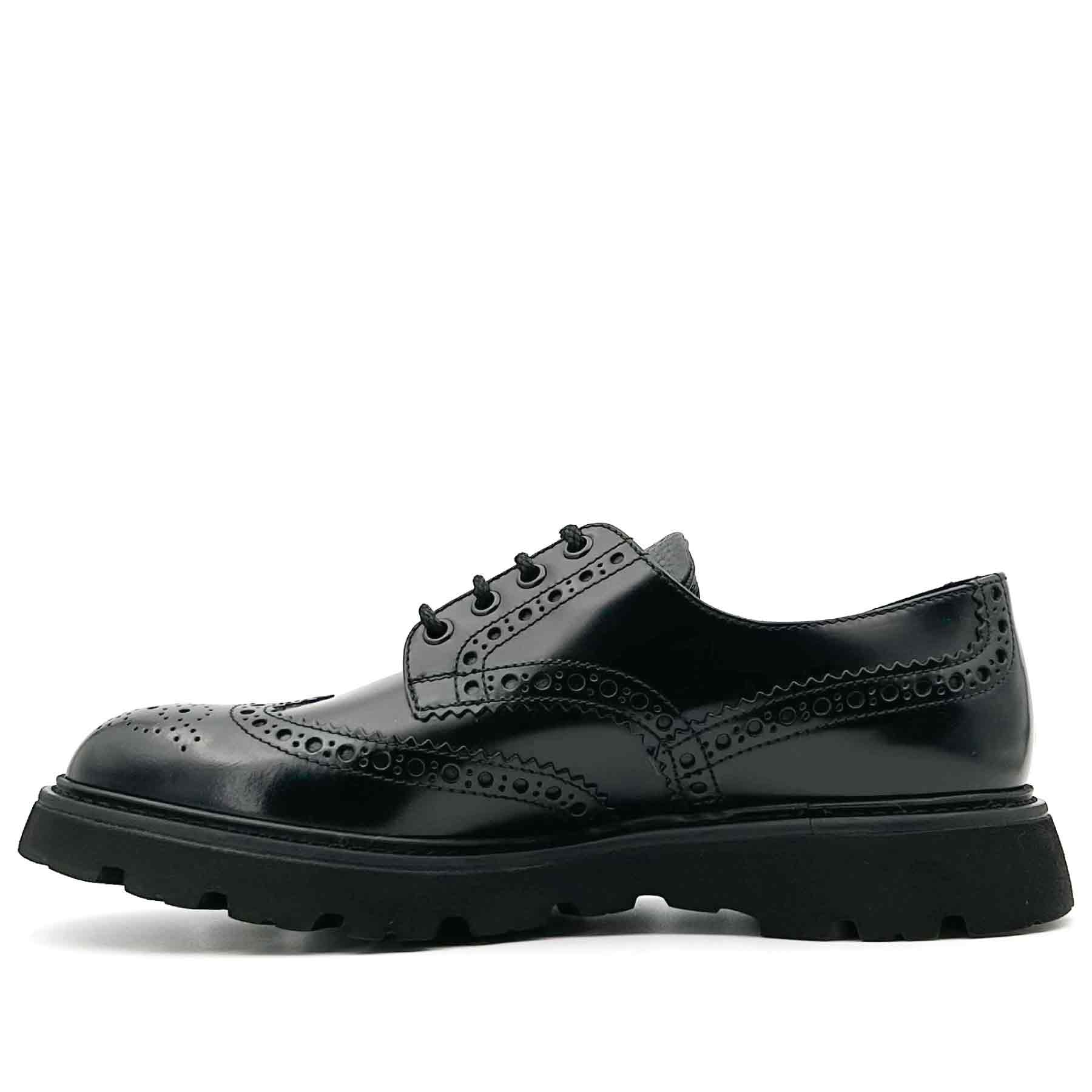 Derby Ostro Black