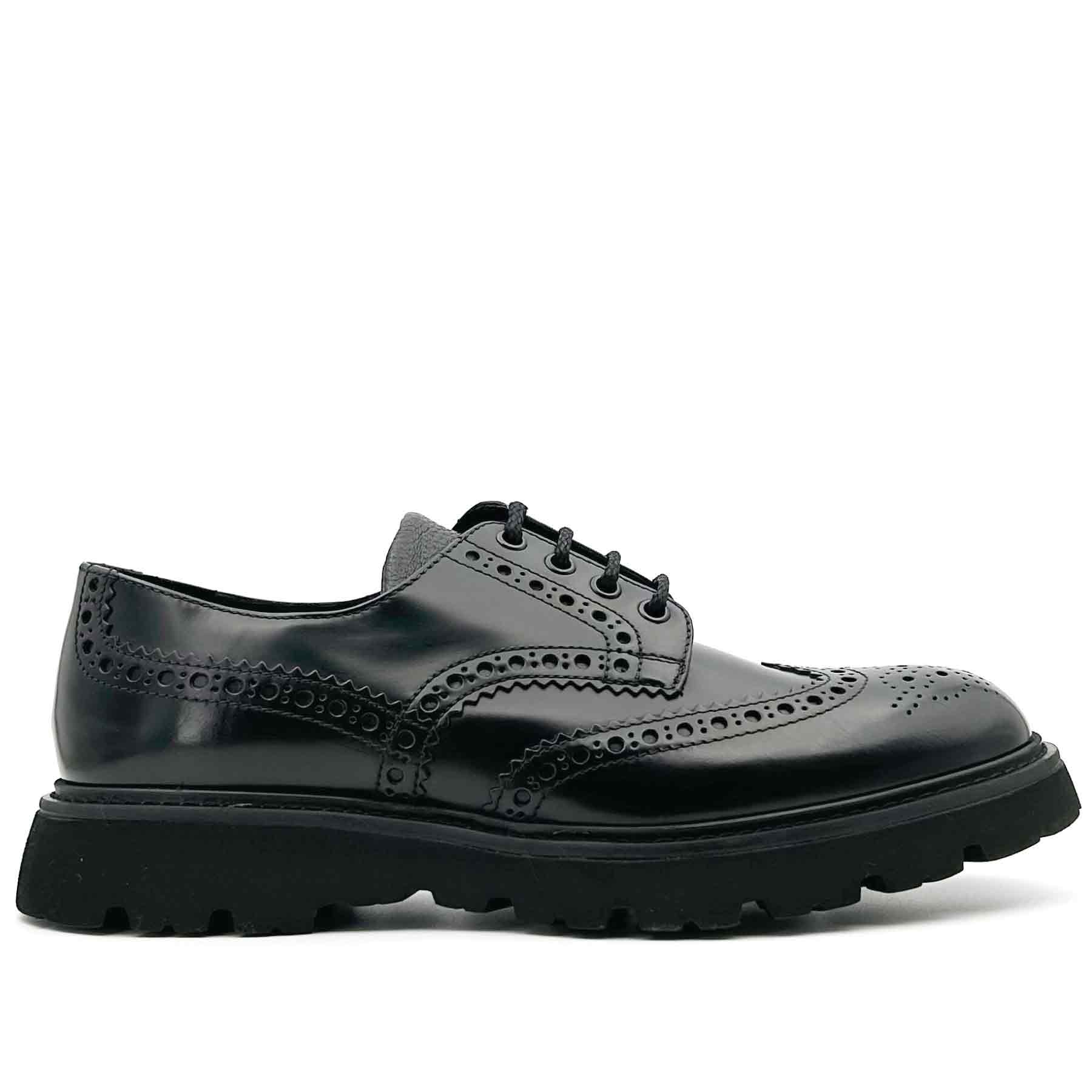 Derby Ostro Black