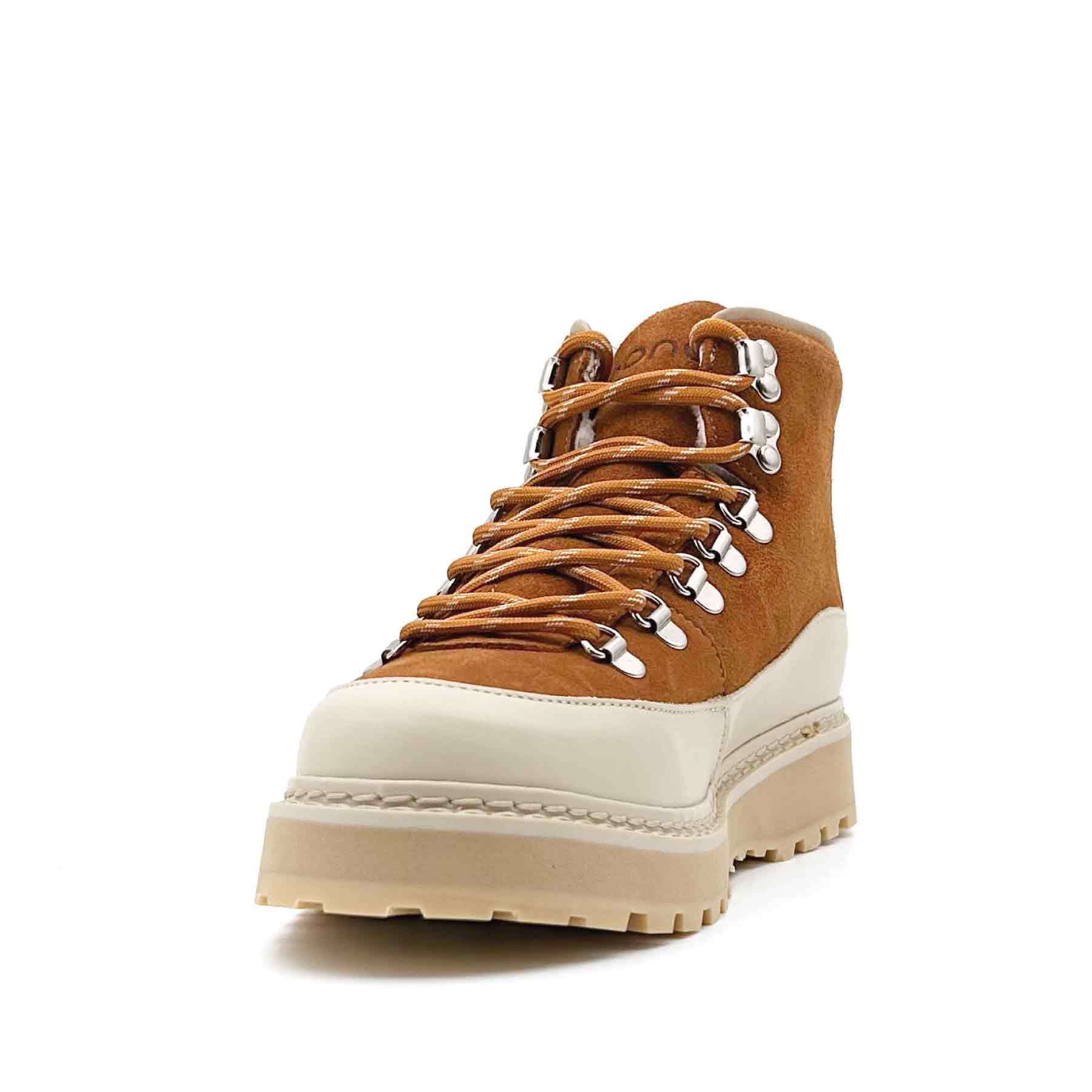 Core Cap Suede Cognac Cream W