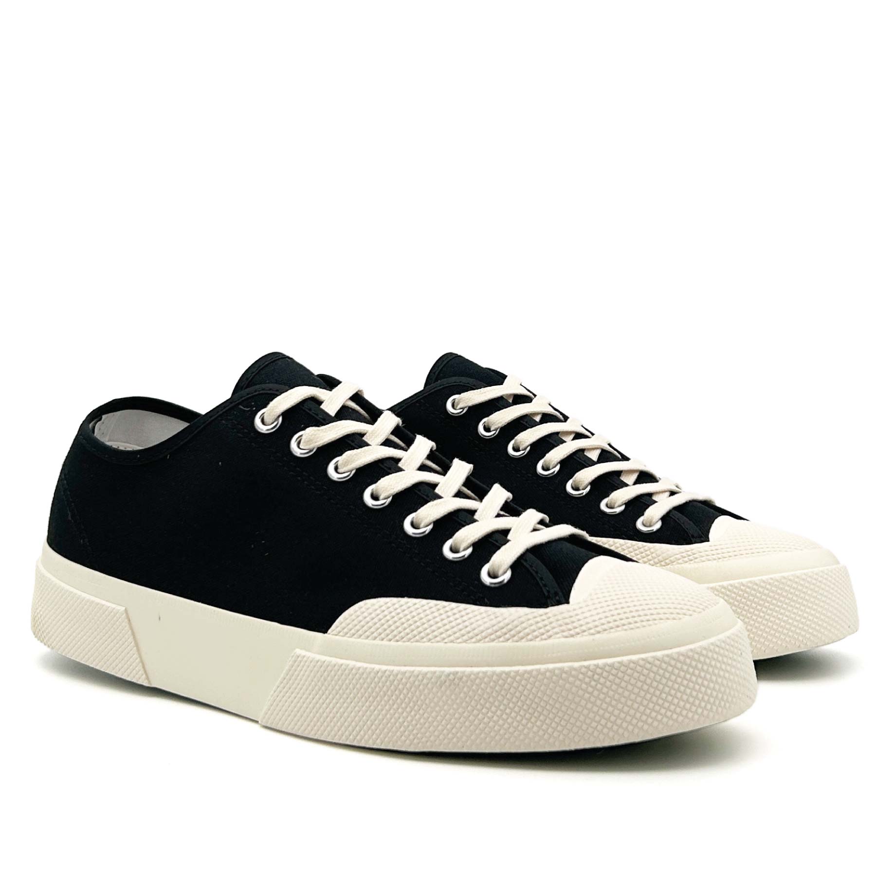 2432 Works Low Cut Cotton Canvas Black / Off White