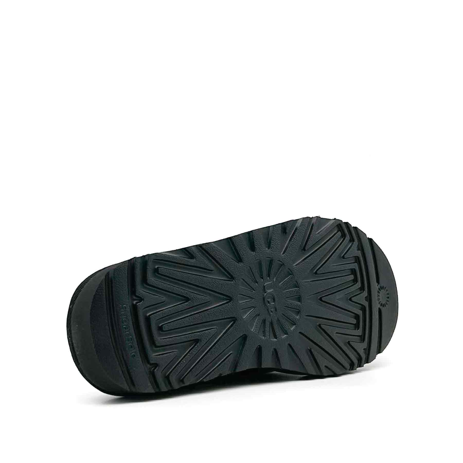 Classic Slip-On Black Men