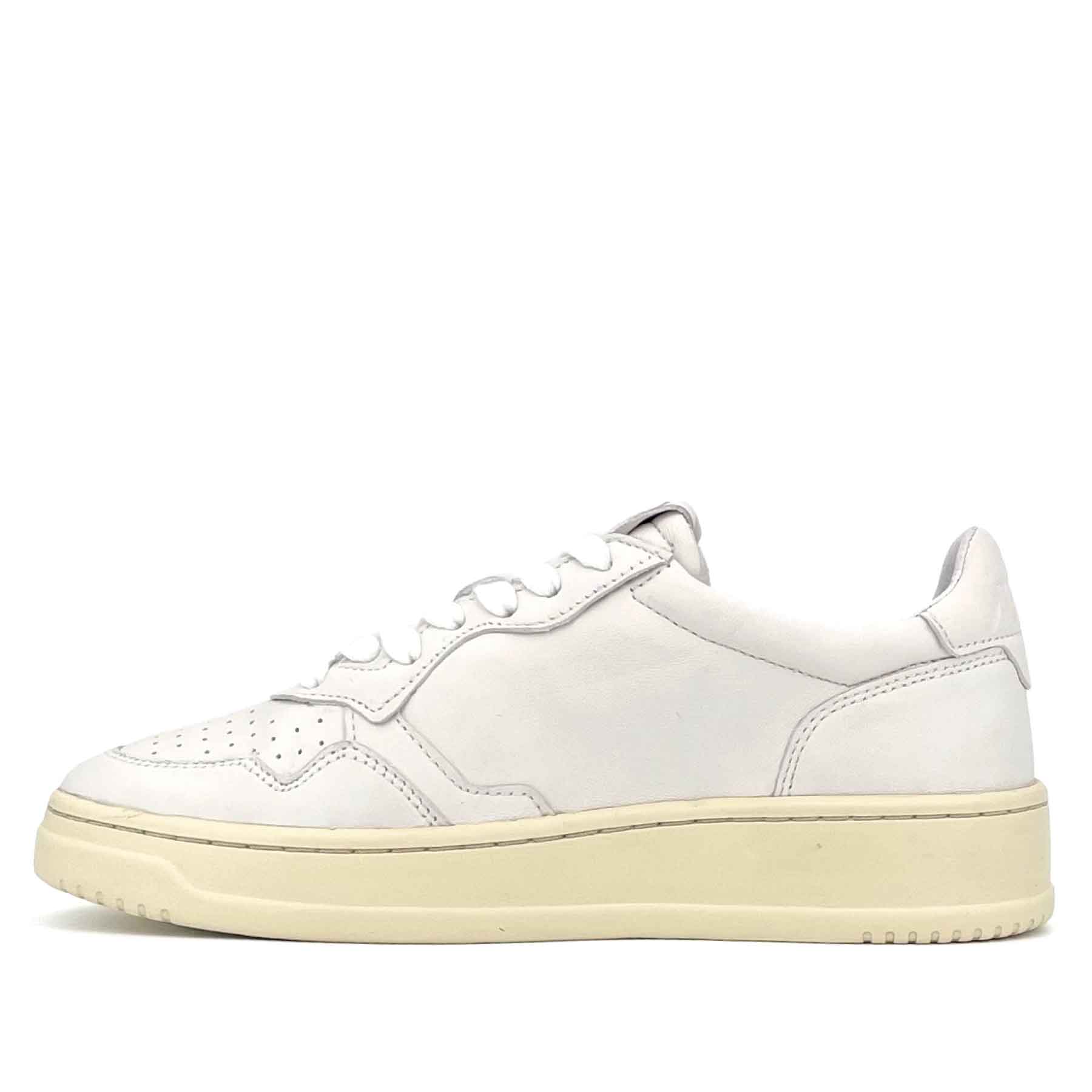 Medalist Low Man White Goat Leather White