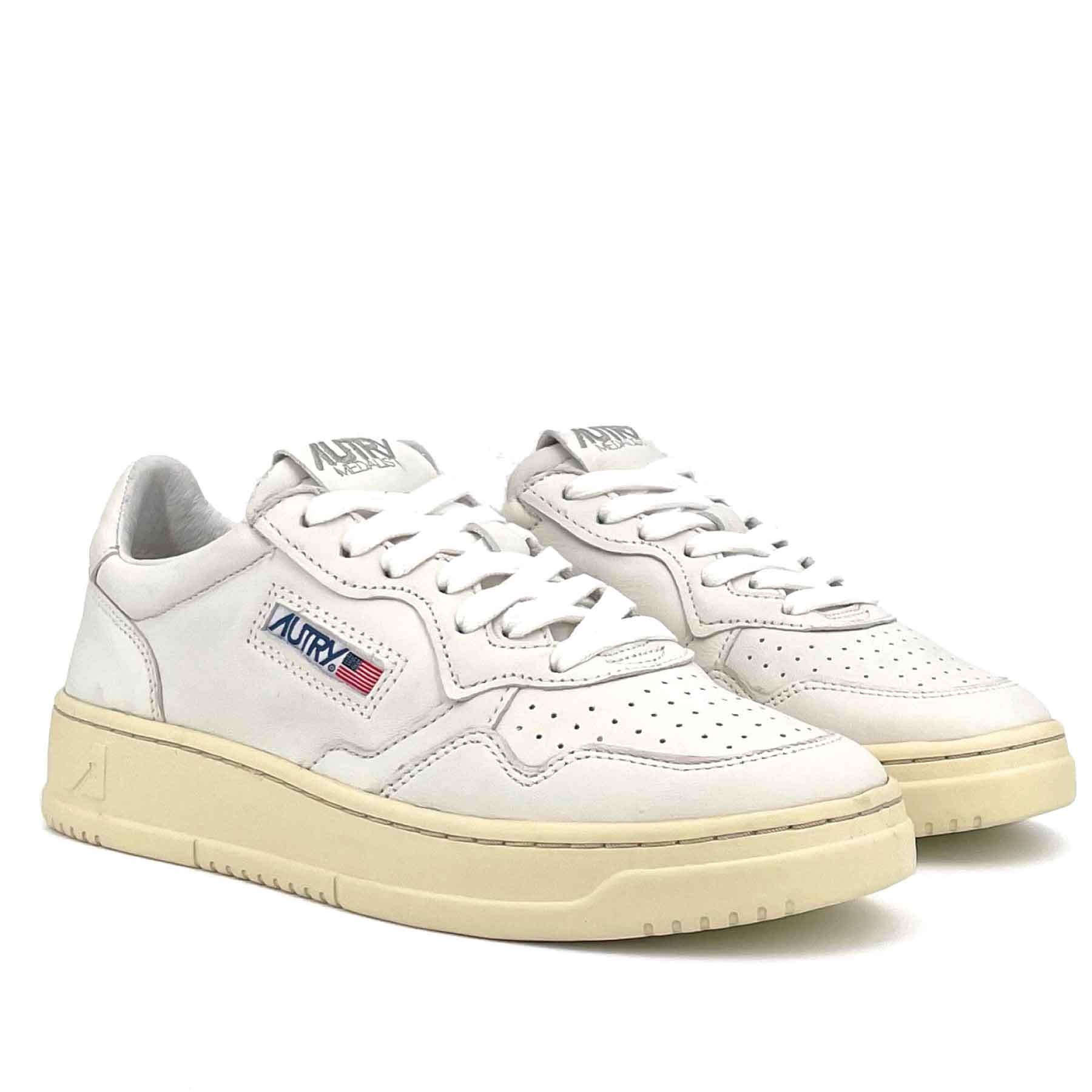 Medalist Low Man White Goat Leather White