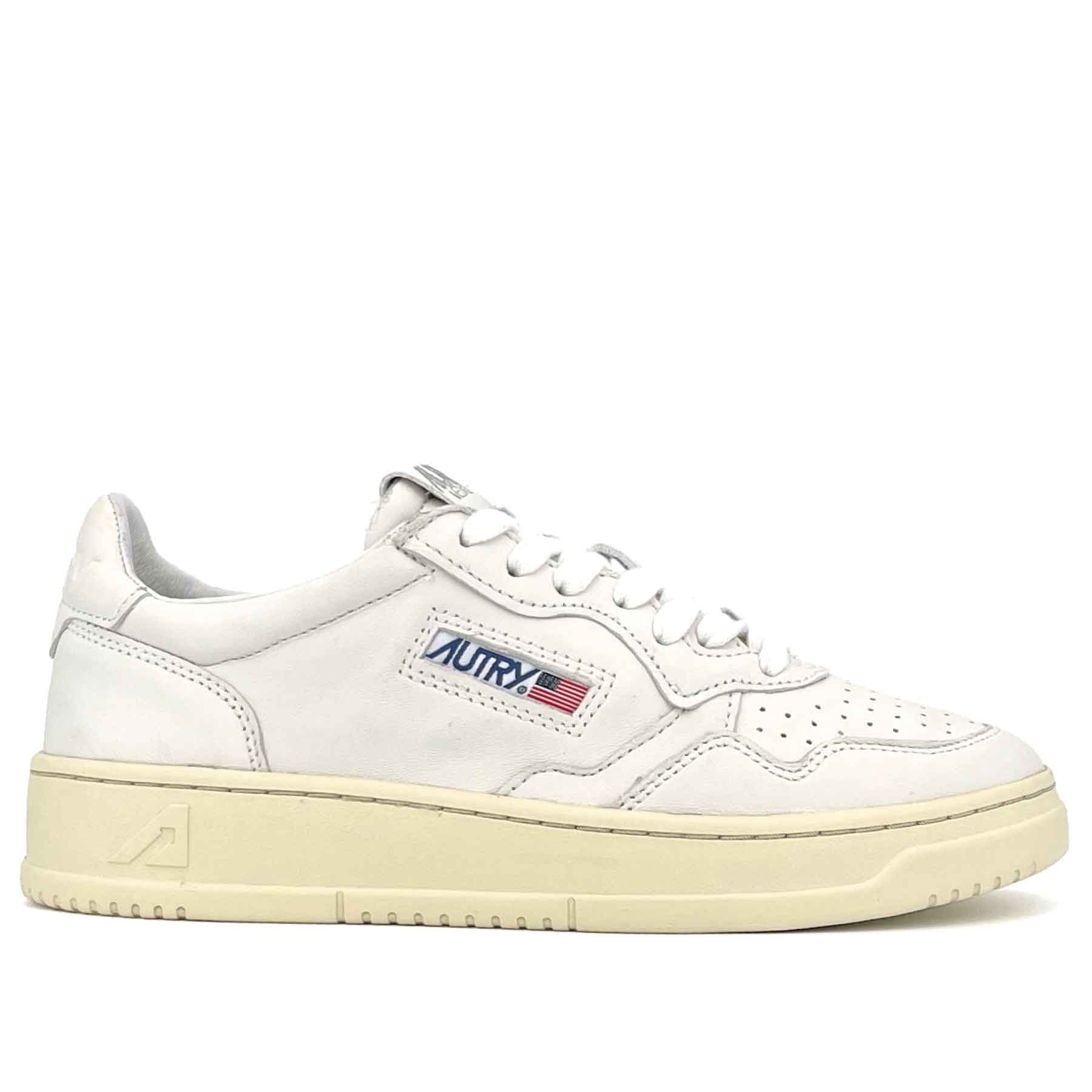 Medalist Low Man White Goat Leather White