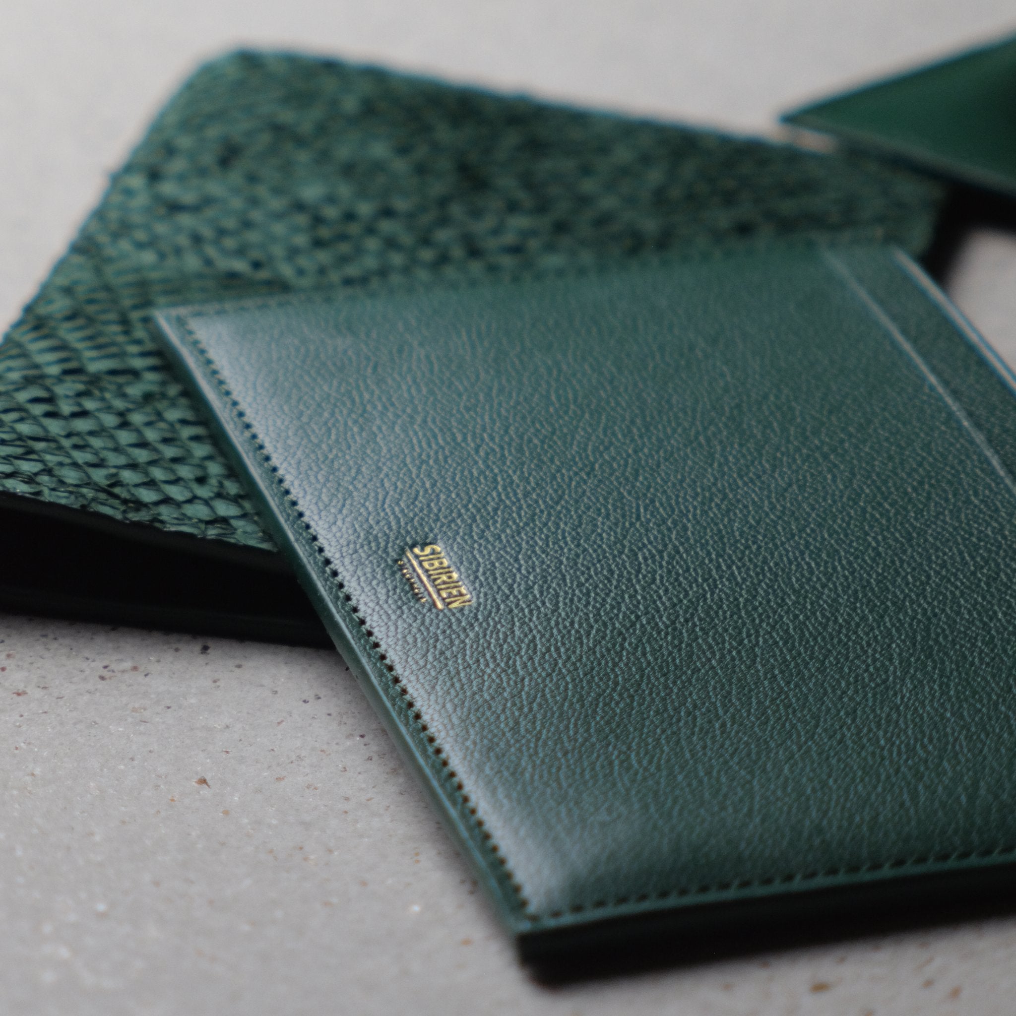 Travel Wallet Minimalist Green