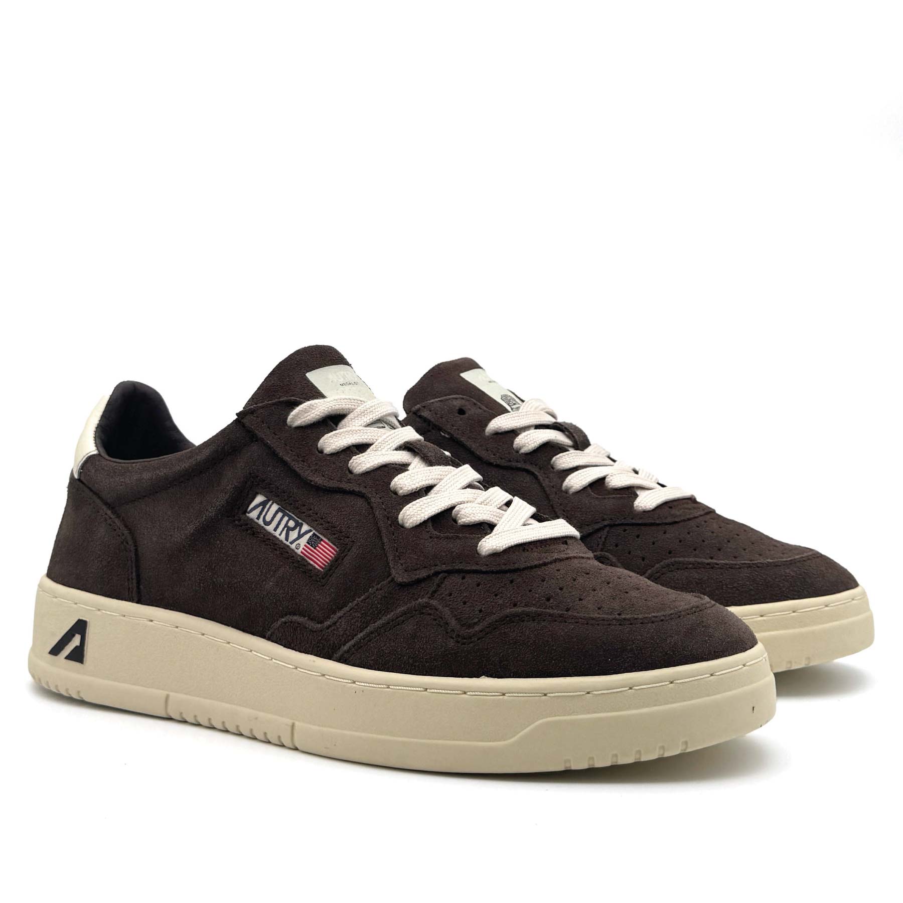 Medalist Low Man Finish Suede Moka White