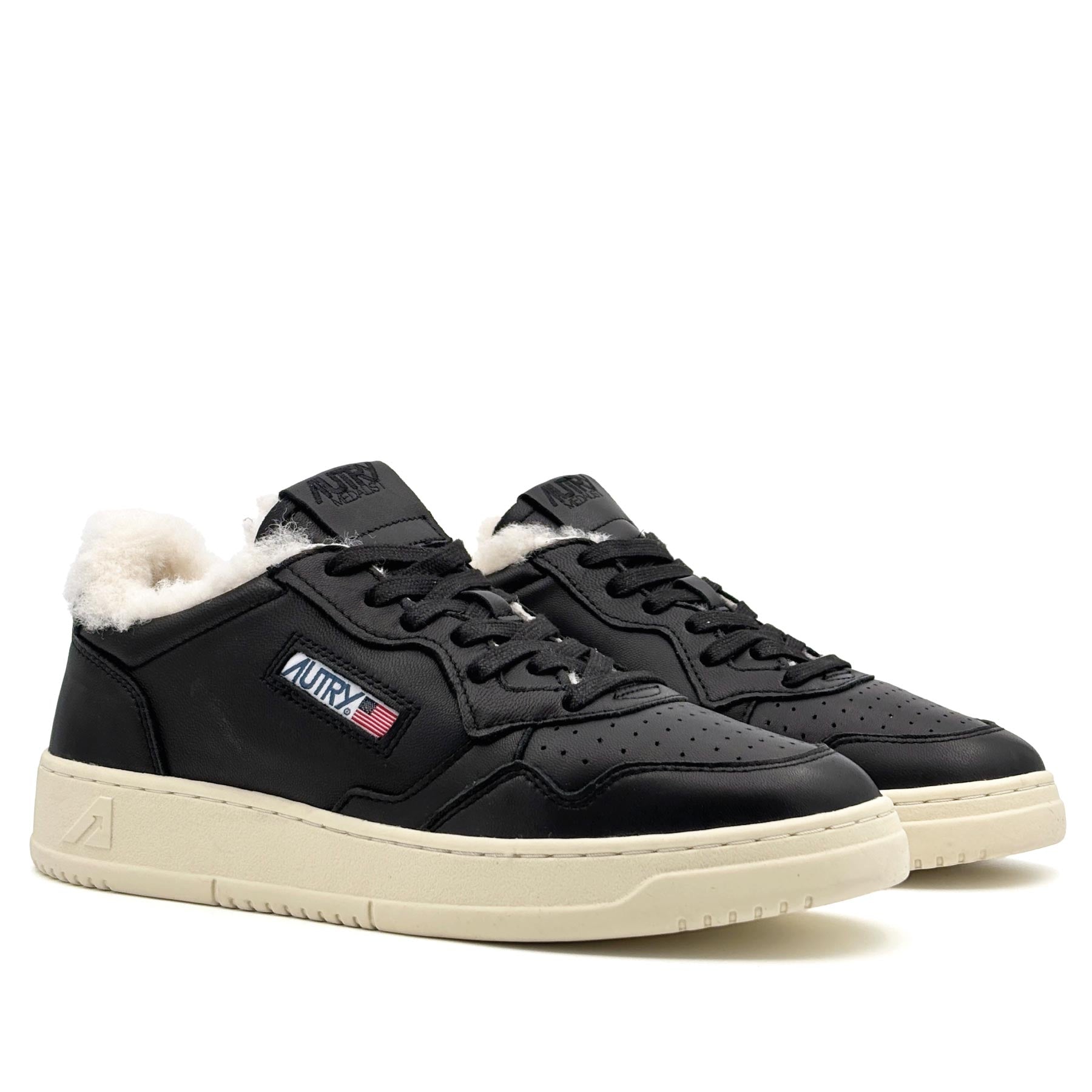 Medalist Low Man Goat Shearling Black