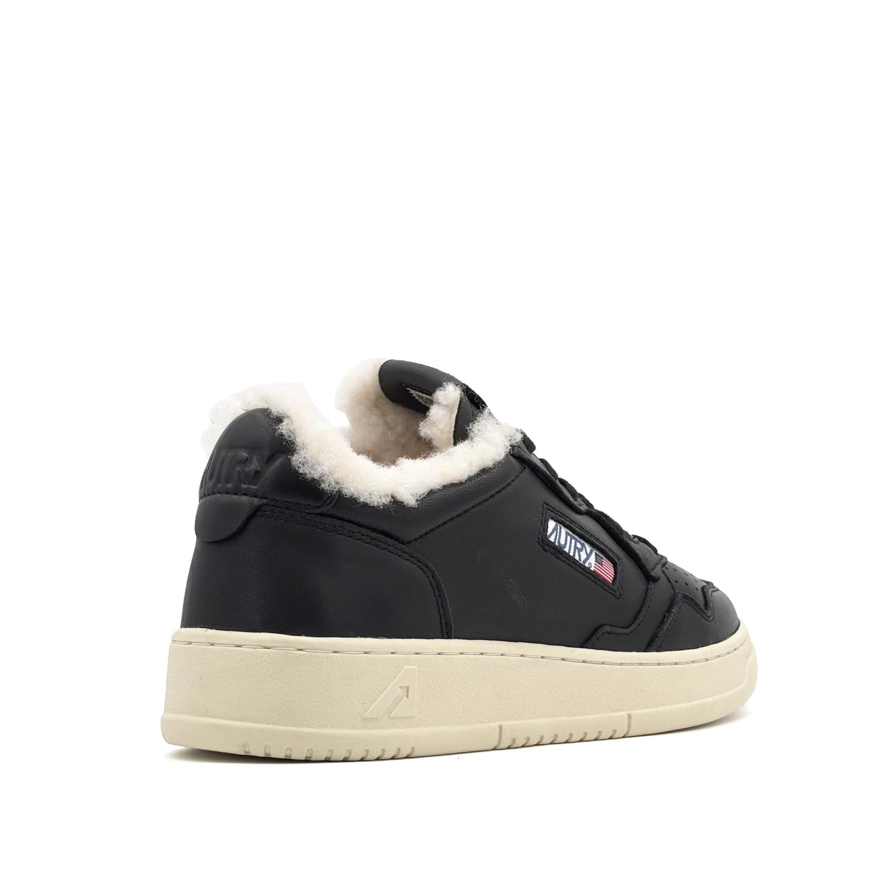 Medalist Low Man Goat Shearling Black