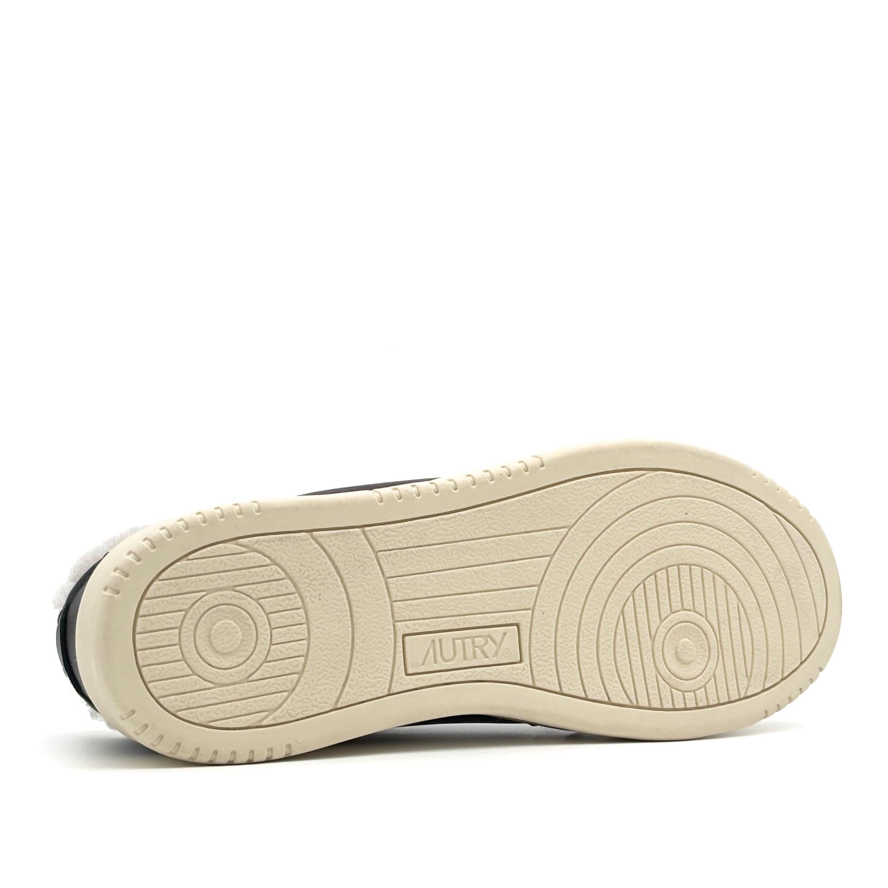 Medalist Low Man Goat Shearling Black