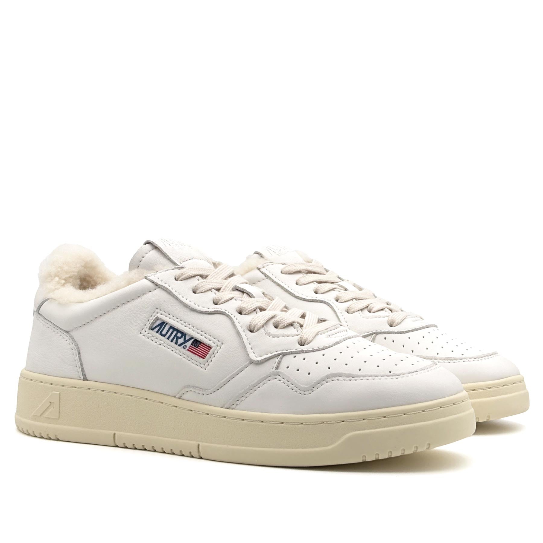 Medalist Low Man Goat Shearling White