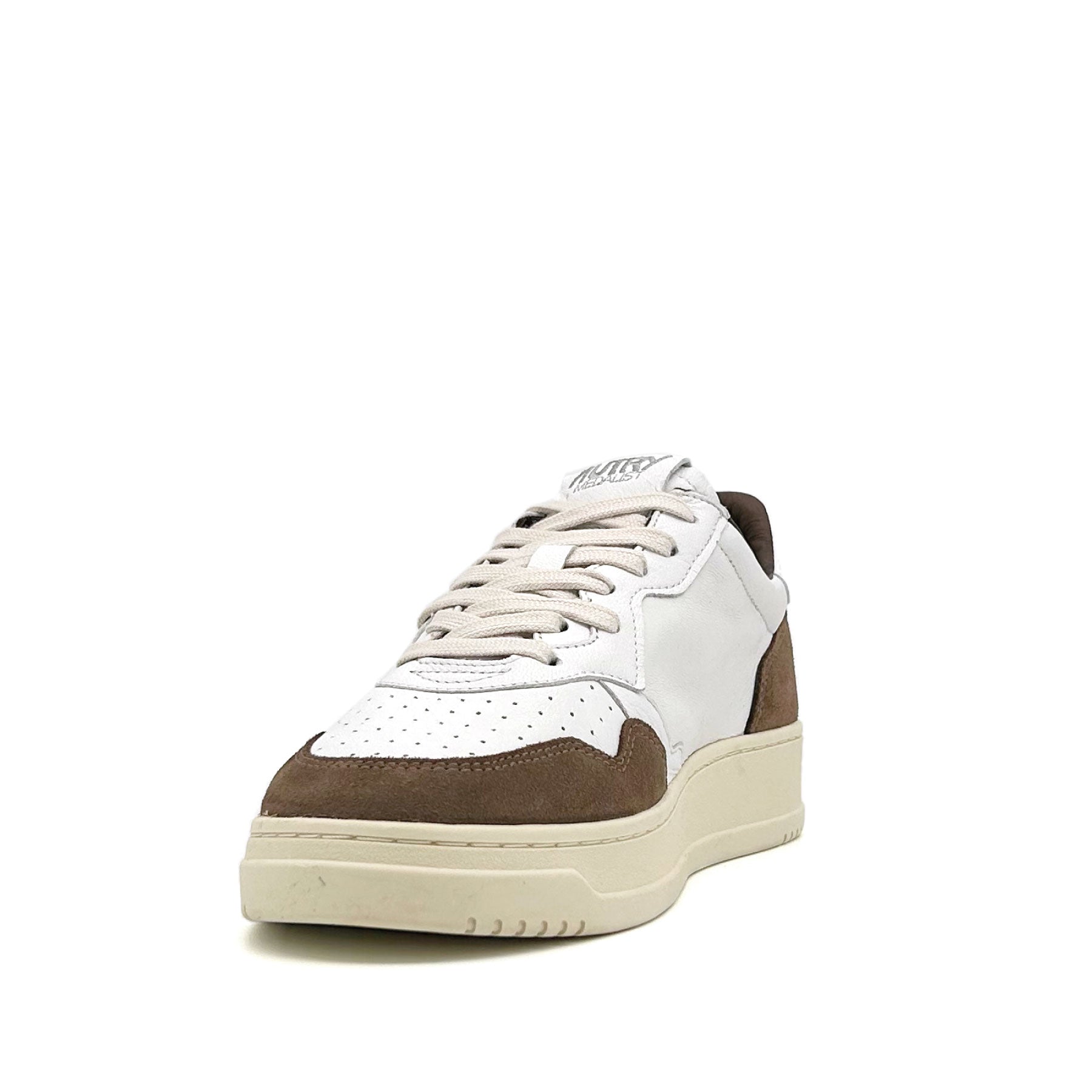 Medalist Low Man Goat Suede White Cigar