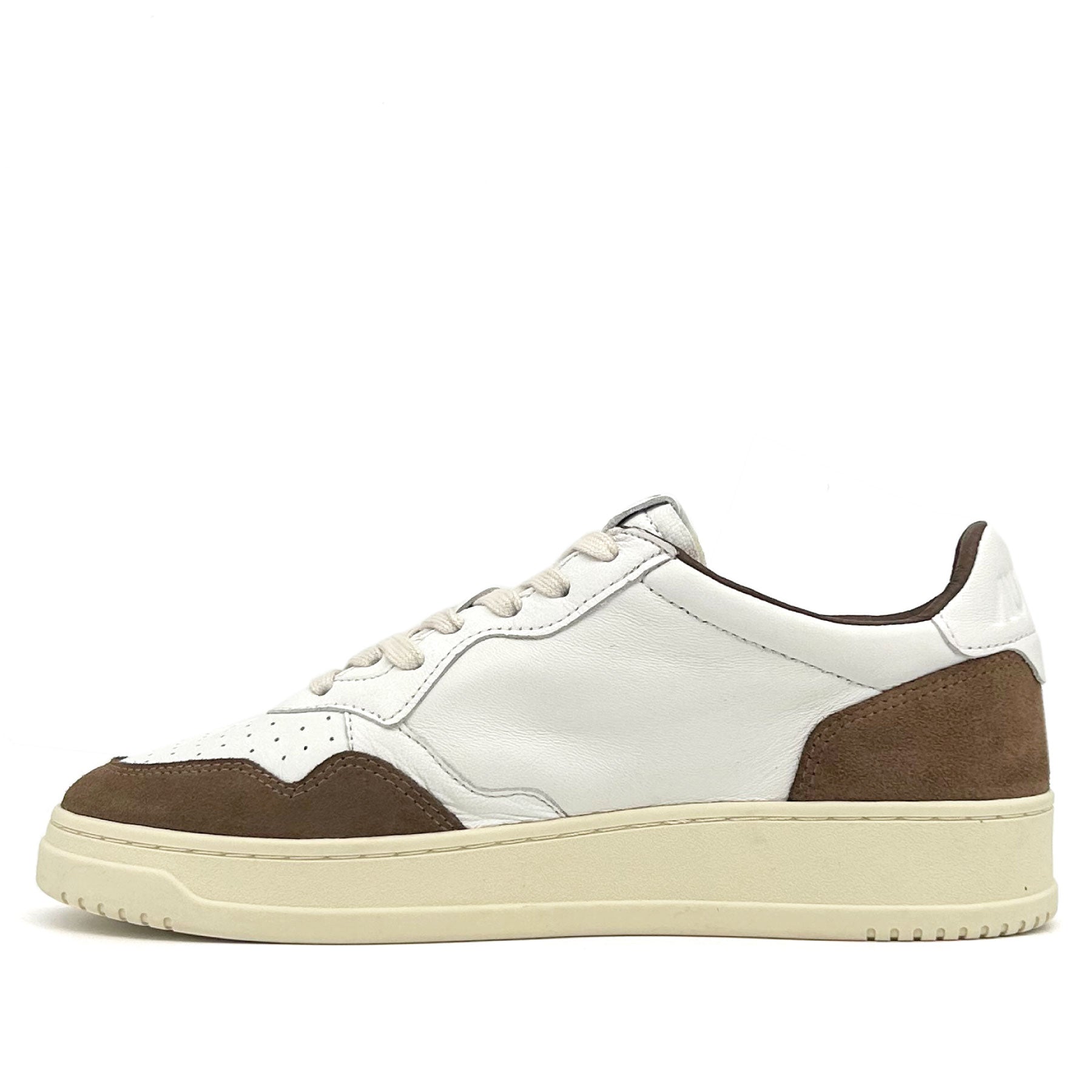 Medalist Low Man Goat Suede White Cigar