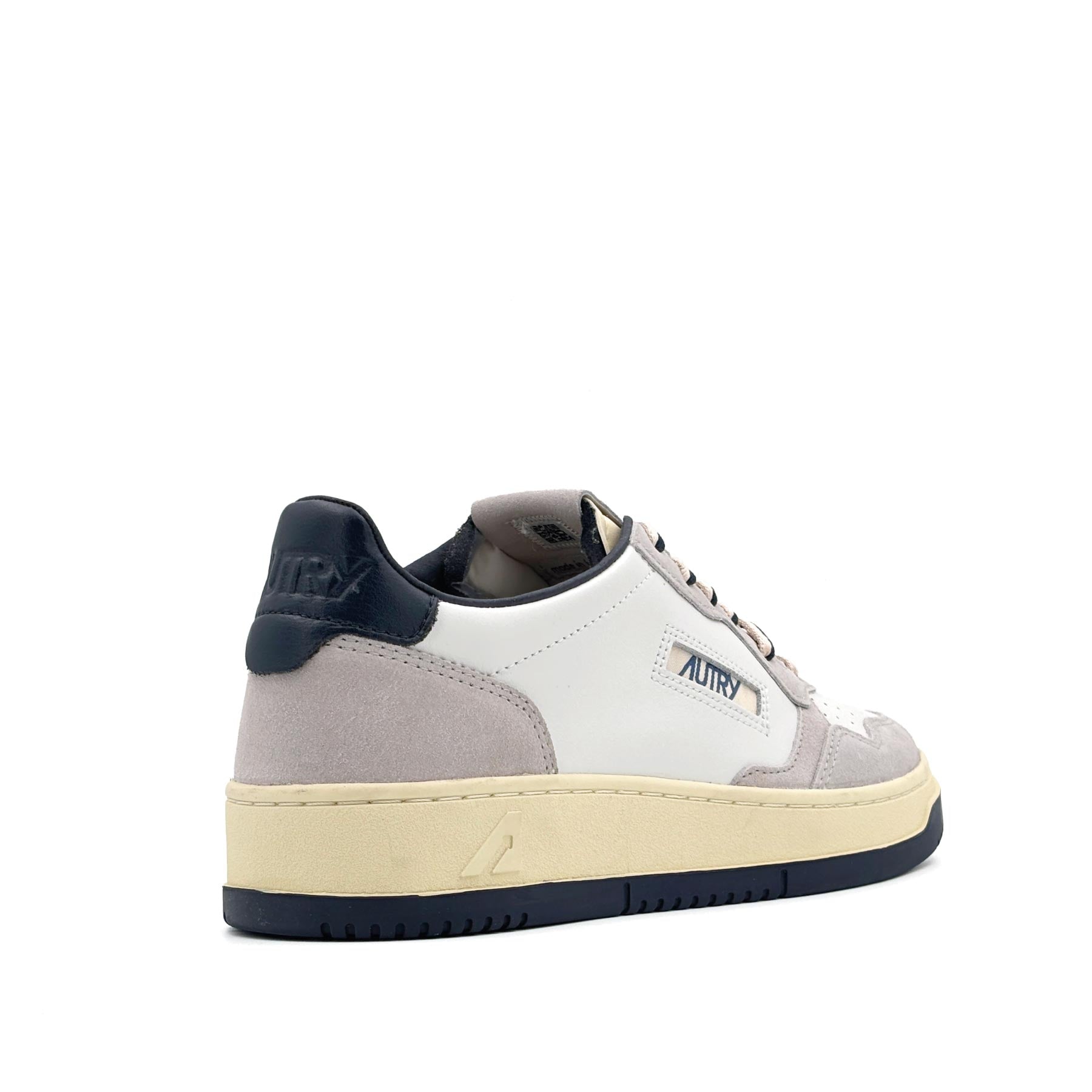 Medalist Low Man Leather Suede Vapor Space