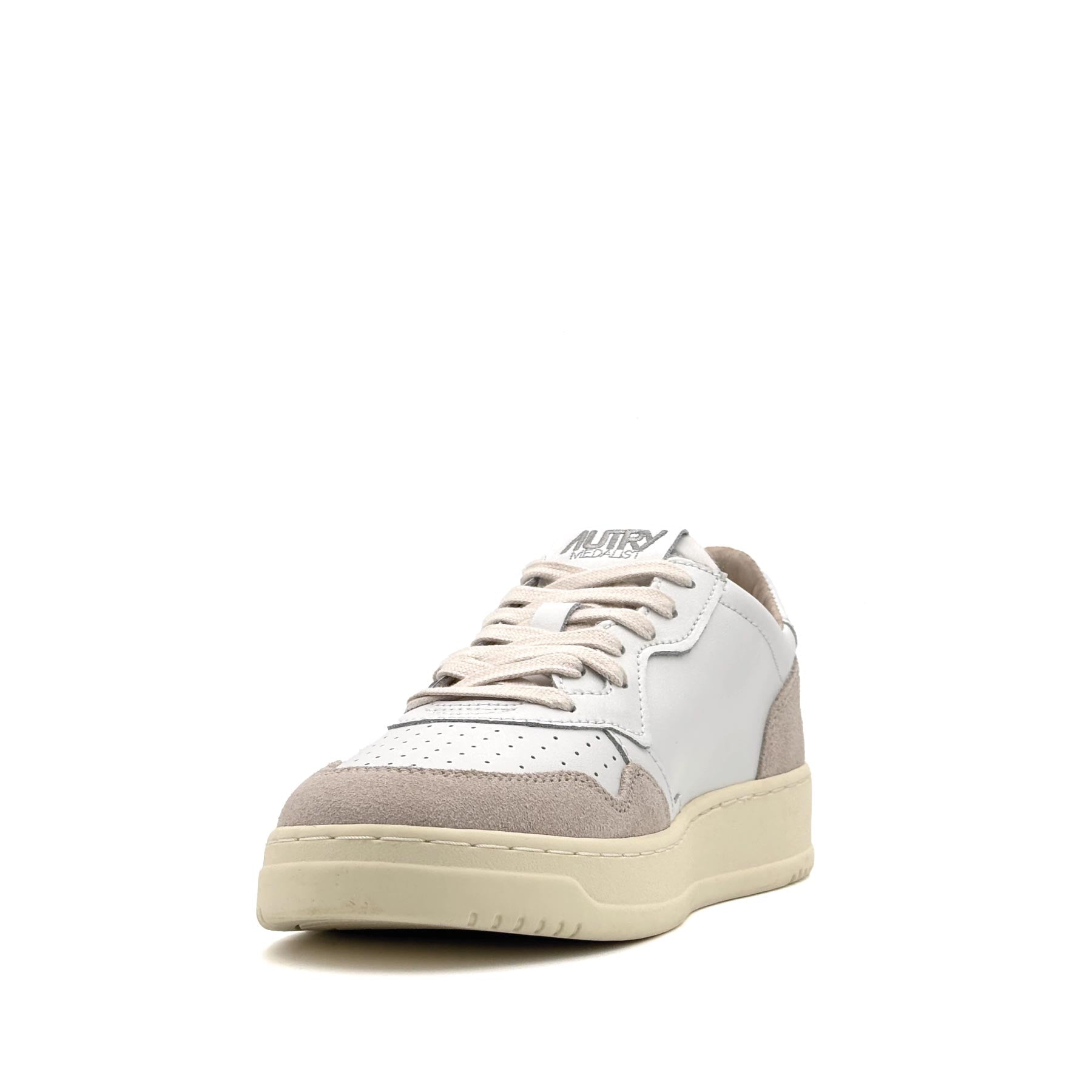 Medalist Low Man Leather Suede White