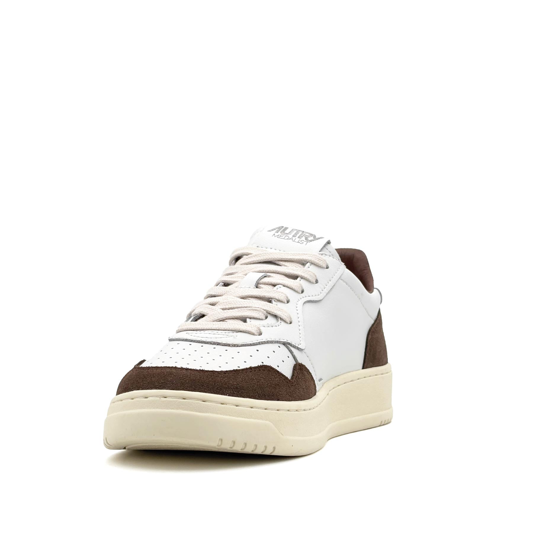 Medalist Low Man Soft Leather White Tundra