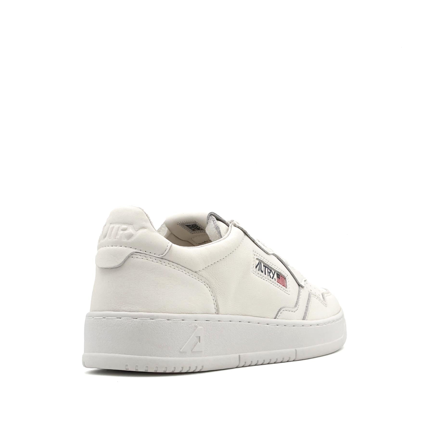 Medalist Low Man Solid Goat White