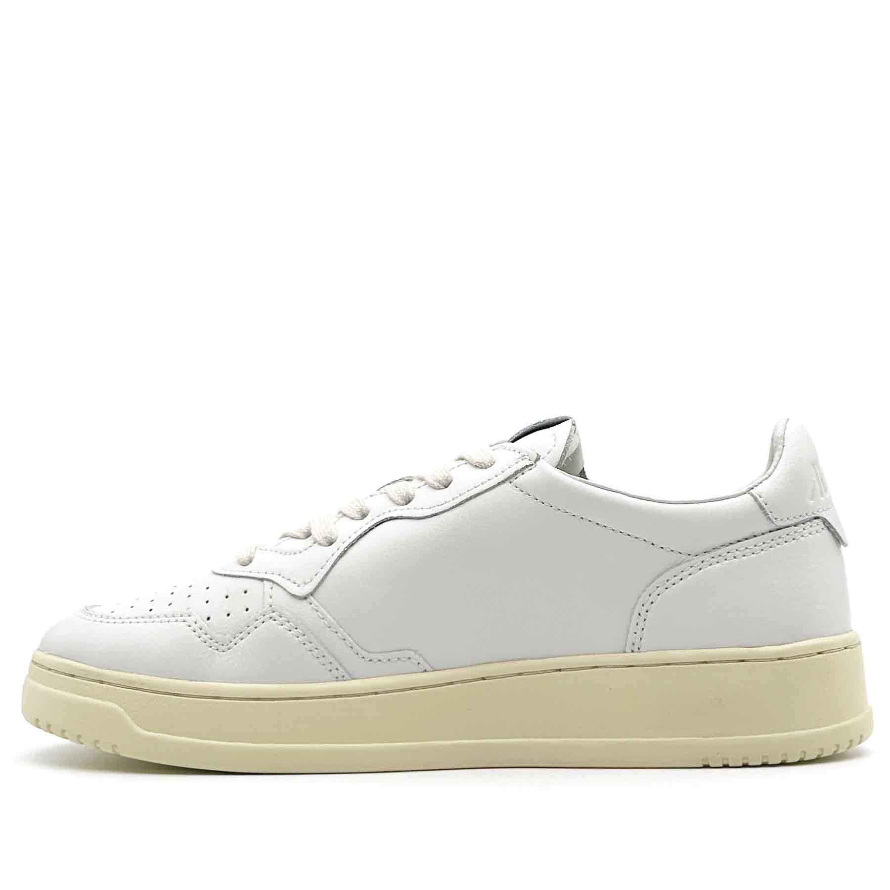 Medalist Low Man White White Leather