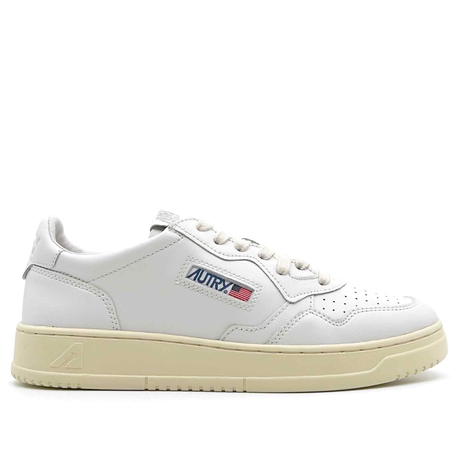 Medalist Low Man White White Leather