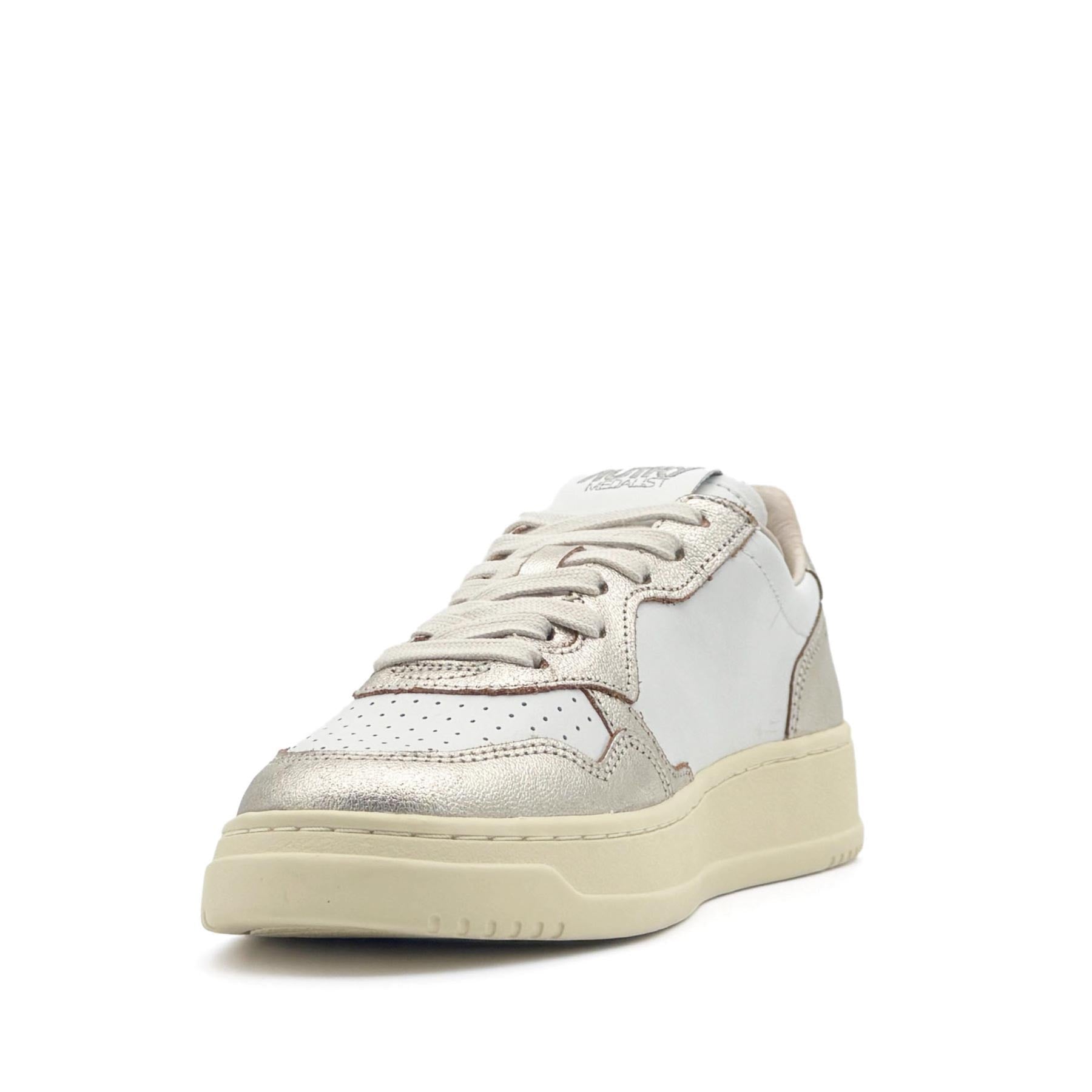 Medalist Low Women Leather White Platinum