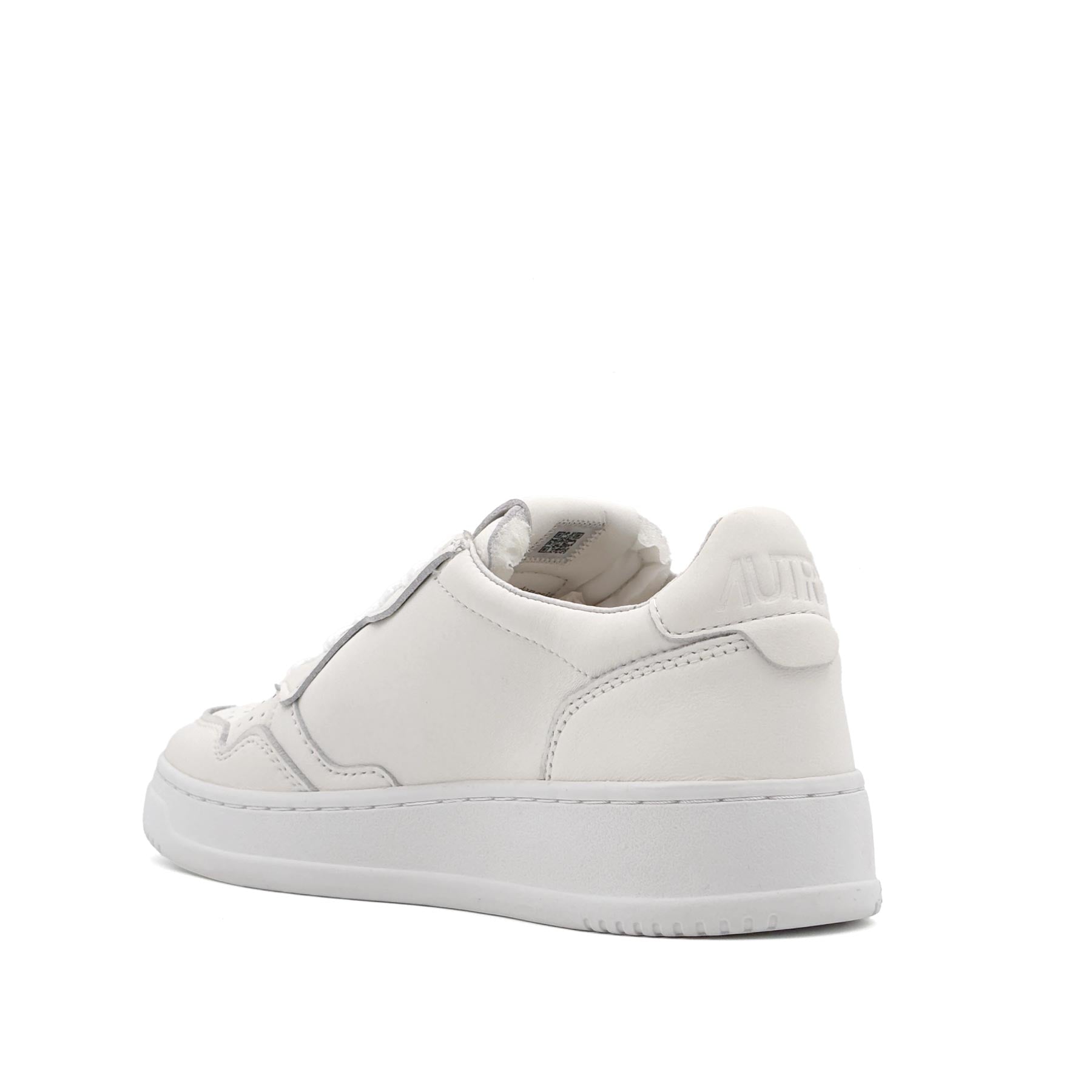 Medalist Low Women Solid Goat White